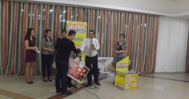 Reprezentanții hypermarket-ului Selgros și-au cinstit clienții fideli - 5