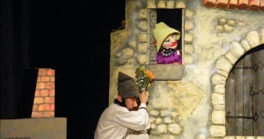 Stire din Cultură-Educație : Reprezentaţii pentru copii, online, săptămâna aceasta, la Teatrul „Căluţul de mare”