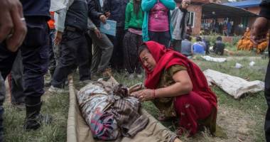 Stire din Sănătate : Salvați Copiii, campanie umanitară pentru copiii din Nepal