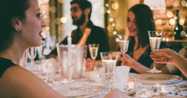 Stire din Social : Se întâmplă de azi! Ce veţi vedea scris în meniuri, atunci când mergeţi la restaurant