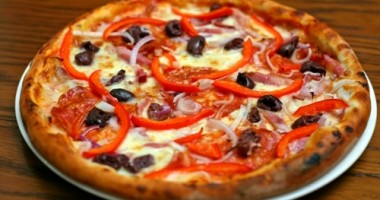 Pizza rustică de casă rapidă