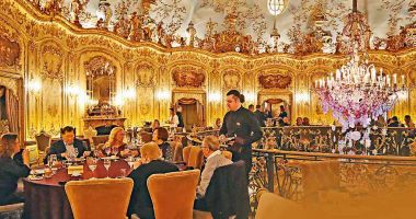 Stire din Actualitate : Moscova introduce paşaportul sanitar obligatoriu la intrarea în restaurante