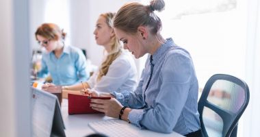 Cum poți deveni un expert în resurse umane cu ajutorul unui curs?