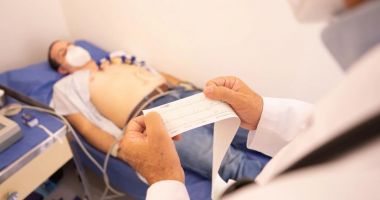 Stire din Social : Constănţean scos din stop cardiorespirator de ambulanţieri şi colegii săi de muncă