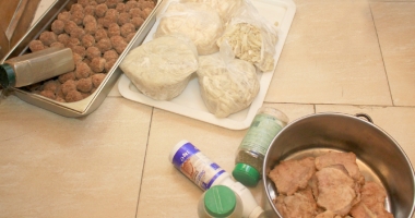 Stire din Social : Controale în restaurante, cofetării și supermarketuri. Ce au găsit inspectorii sanitar-veterinari