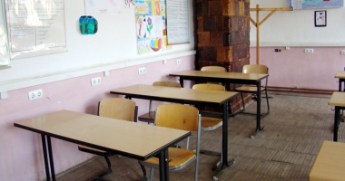Stire din Cultură-Educație : Rețeaua școlară, reevaluată. Se vor redeschide școli