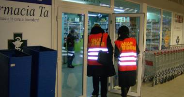 FOTO. Rețea mafiotă de farmaciști și medici de familie, destructurată de Antifrauda Fiscală - 5