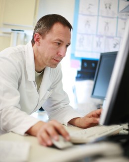 Stire din Sănătate : Medicii vor prescrie rețete electronice de la 1 iunie