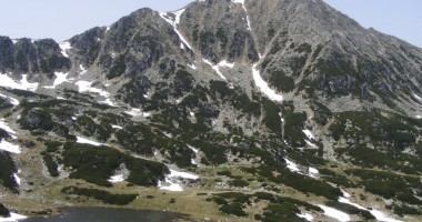 Stire din Social : Prima ninsoare din acest sezon a căzut în Masivul Retezat