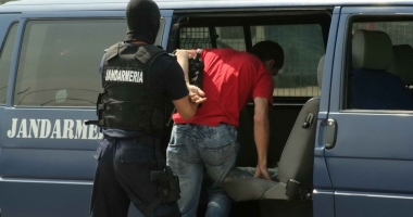 Stire din Eveniment : Animatoare tâlhărită în Satul de Vacanță. Polițiștii au prins doi tulceni