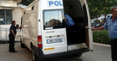 Reținut la Constanța, după ce a furat peste 100.000 lei dintr-o rulotă