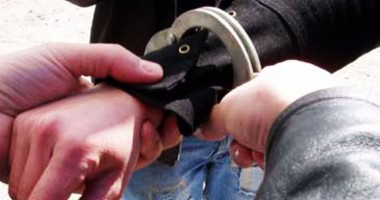 Stire din Eveniment : Reținut după ce a luat la bătaie un jandarm și un polițist