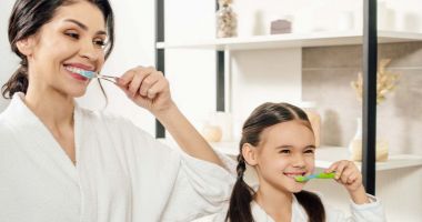 Retracția gingivală, prevenită printr-un periaj blând și corect