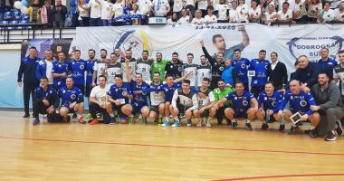 Stire din Sport : Retragere de top! Laurențiu Toma, lacrimi de emoție în fața suporterilor