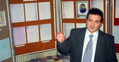 Stire din Cultură-Educație : "Retragerea" autorităților române din Basarabia