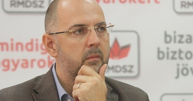 Stire din Politică-Administrație : Kelemen Hunor rămâne fără distincția "Steaua României"