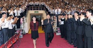 Stire din Actualitate : Presa sud-coreeană sugerează că soția lui Kim Jong-un ar fi născut