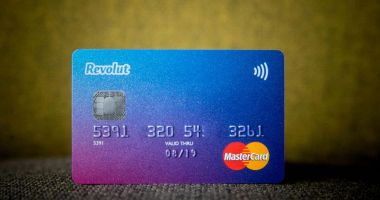 Stire din Economie : Românii din UE și SUA au trimis 740 de mil. euro prin Revolut, în primele şase luni din 2023