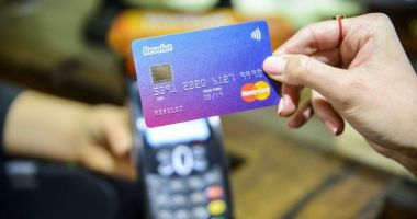 Stire din Actualitate : Anunţul făcut de Revolut Bank. Peste 100.000 de români s-au înscris: „Clienții sunt sfătuiți să se asigure”