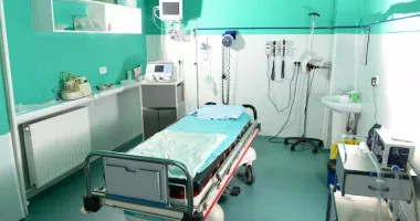 Stire din Actualitate : Intervenție în premieră la un spital din București. Tumorile cerebrale pot fi diagnosticate cu ajutorul unui robot de mare precizie