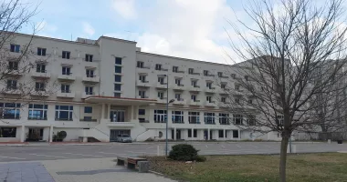 Stire din Economie : Licitaţia pentru hotelul Rex din Mamaia, blocată. Firma care deține imobilul a cerut insolvența