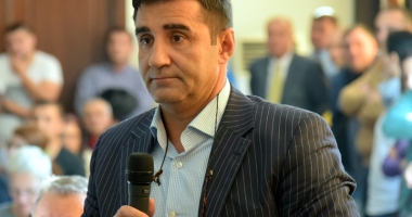 Stire din Politică-Administrație : Proiectul "Capela Tinerilor" a picat la vot