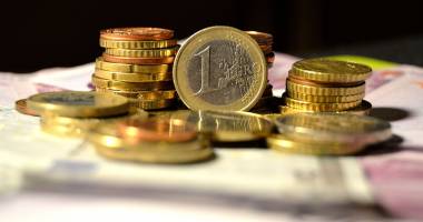 Stire din Economie : Rezerva valutară a României e mai mică cu 560 milioane de euro