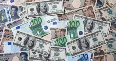 Stire din Economie : Rezervele valutare ale României s-au micșorat