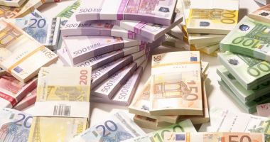 Stire din Economie : Rezervele valutare la BNR s-au redus