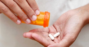 Stire din Sănătate : "Dacă vă rămân antibiotice, nu le păstrați pentru o presupusă îmbolnăvire viitoare"