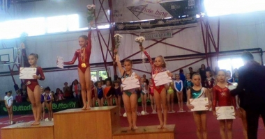 Stire din Sport : Micile gimnaste  de la CSS 1 și CS Farul, pe podiumul Campionatului Național