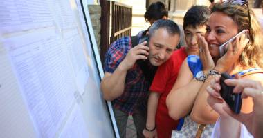 Stire din Cultură-Educație : Evaluarea Națională a cernut sita. Cine râde și cine plânge