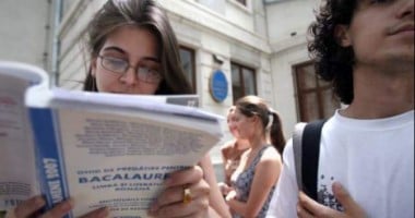 Stire din Cultură-Educație : FRAUDĂ la BAC / ȘPAGA de la EXAMEN a fost găsită în SUTIENELE profesoarelor