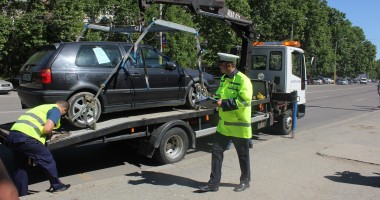 ATENȚIE! Polițiștii locali RIDICĂ MAȘINILE scoase la vânzare pe trotuare / GALERIE FOTO - 20
