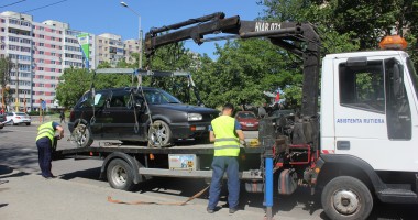 ATENȚIE! Polițiștii locali RIDICĂ MAȘINILE scoase la vânzare pe trotuare / GALERIE FOTO - 24