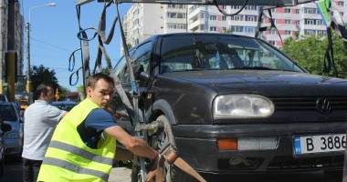 ATENȚIE! Polițiștii locali RIDICĂ MAȘINILE scoase la vânzare pe trotuare / GALERIE FOTO - 4