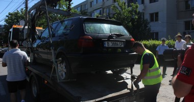 ATENȚIE! Polițiștii locali RIDICĂ MAȘINILE scoase la vânzare pe trotuare / GALERIE FOTO - 7