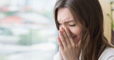 Rinita alergică debutează cu obstrucția nazală