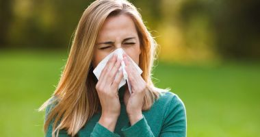 Stire din Sănătate : Rinita alergică, boala cronică ce rezultă în urma reacțiilor mucoasei nazale