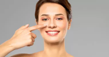 Stire din Sănătate : Rinoplastia vă poate ajuta să vă îmbunătățiți aspectul și funcția nasului