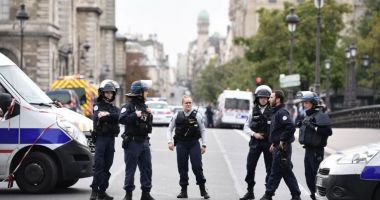 Stire din Actualitate : Risc terorist "ridicat" spre "foarte ridicat", în Franța
