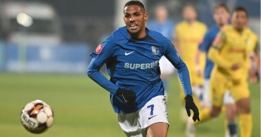Stire din Sport : Farul se desparte de brazilianul vedetă! Rivaldinho pleacă în China pentru un salariu uriaș