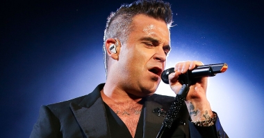 Stire din Sport : EURO 2016 / Robbie Williams râde de naționala României înainte de meciul cu Franța