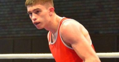 Stire din Sport : De la fotbal, la box. Campionul european Robert Jitaru se pregătește la Eforie Nord
