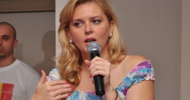 Stire din Politică-Administrație : "Candidatul PDL la prezidențiale trebuie să preia bagajul de principii al lui Traian Băsescu"