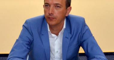 Stire din Politică-Administrație : Cum au fost mătrășiți vechii liberali din conducerea PNL Constanța