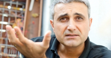Stire din Politică-Administrație : Deputatul Robert Turcescu, semnal de alarmă împotriva panourilor publicitare