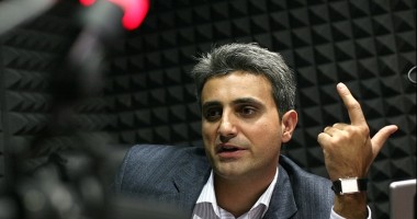Stire din Monden : Ce spune Robert Turcescu după ce s-a căsătorit, azi