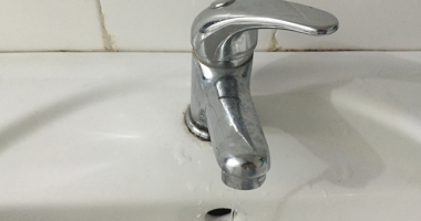 Avarie RAJA. Mai multe străzi din Eforie Nord au rămas fără apă rece