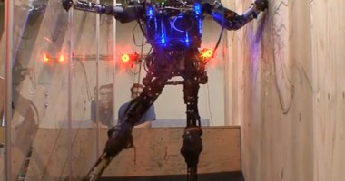 Stire din Diverse : VIDEO. Terminator devine realitate! Iată Robotul care va înlocui soldații